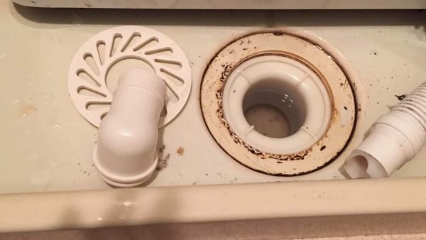 洗濯機防水パン排水の流れが悪い４つの理由と対処方法 かんたん 自分で直す水まわり